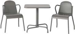 09) A mesa e a cadeira foram testadas para utilização num ambiente público de exterior e cumprem os requisitos de segurança,