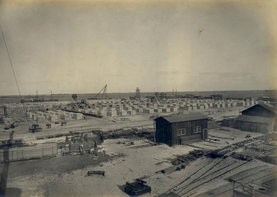 Figura 3 - Construção do Porto Novo. Início do Século XX. Fonte: Acervo Biblioteca do Porto, 2014.