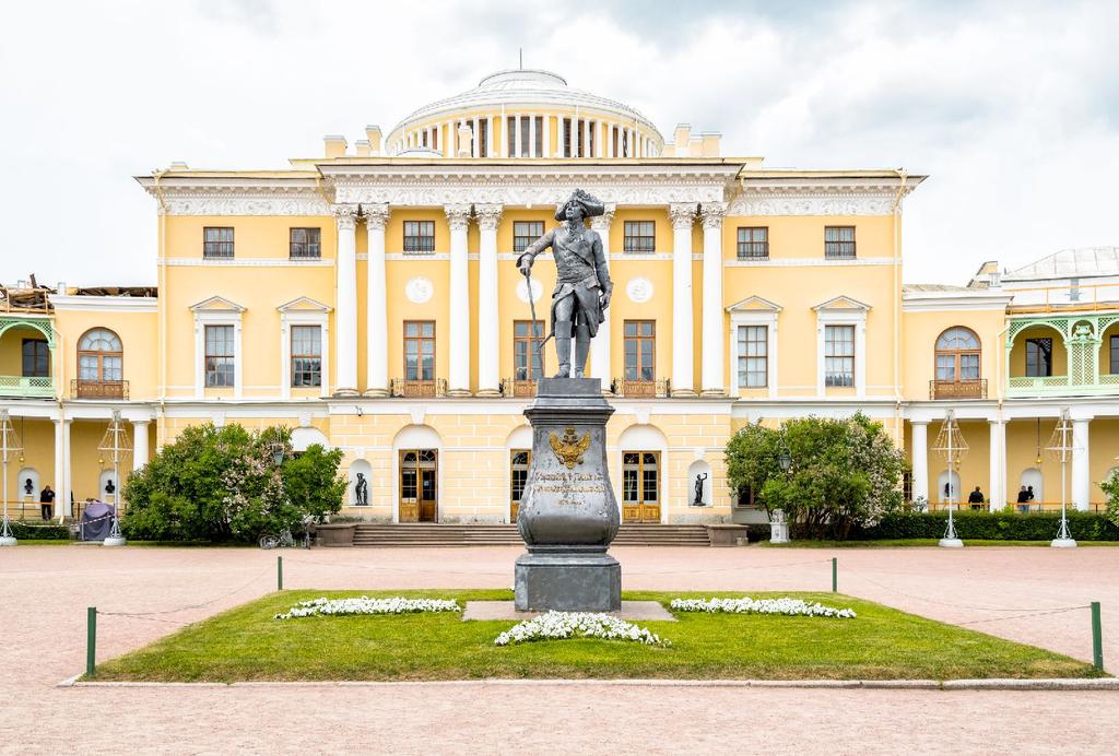 13 PALÁCIO DE PAVLOVSK E PARQUE O que você irá fazer Passeio por todo o território do Palácio de Pavlovsk, um dos maiores parques panoramicos da Europa Admirar o neoclássico Palácio de Pavlovsk e