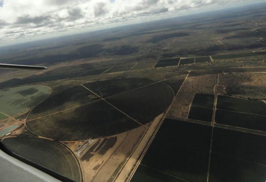 Vista aérea do projeto da MGX agropecuária, dando idéia da região, da