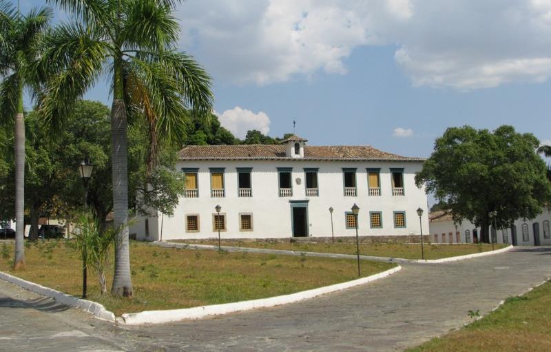 ARQUITETURA OFICIAL COLONIAL BRASILEIRA AS CASAS DE