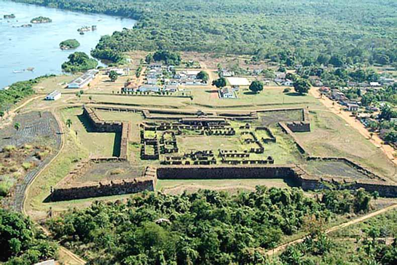 ARQUITETURA OFICIAL COLONIAL BRASILEIRA AS FORTIFICAÇÕES Século