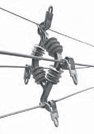 O Espaçador é pendurado em um cabo mensageiro e usado como suporte para manter o espaçamento dos cabos condutores em um sistema trifásico.