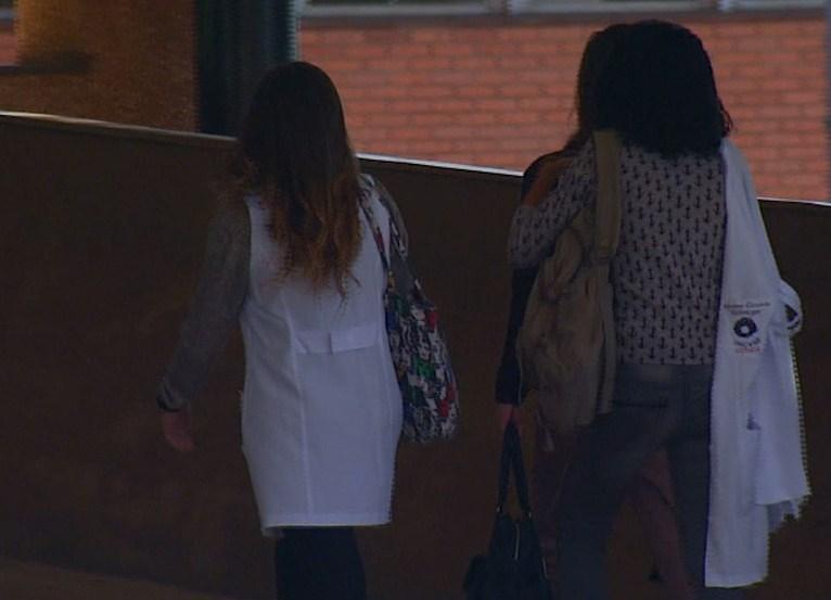 com/sp/campinas-regiao/noticia/2014/06/comleis-so-no-papel-servidores-de-hospital-ignoram-riscos-sobre- É incorreto e