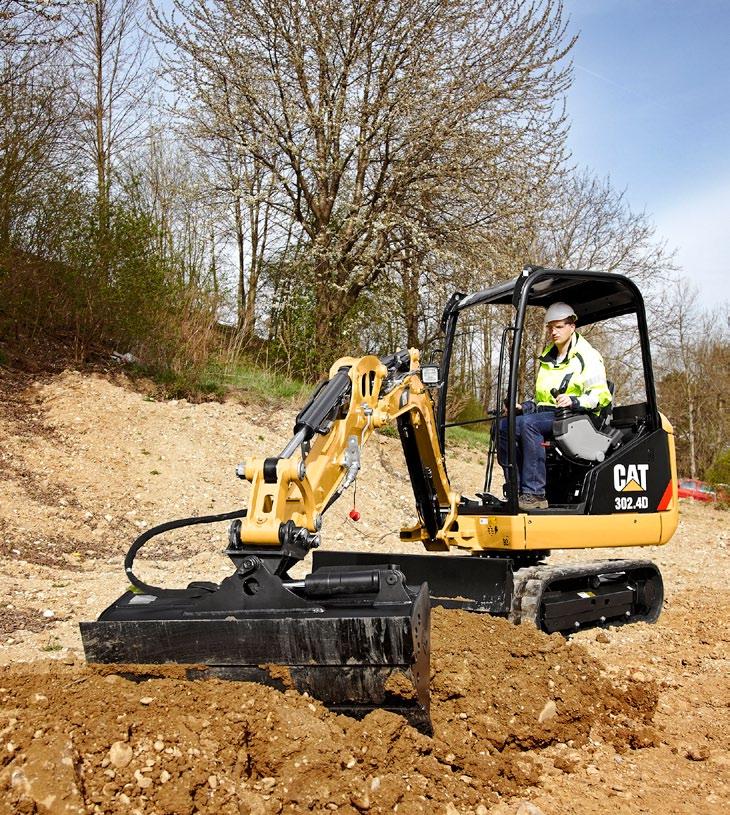 Desempenho Funcionamento potente e tempo de atividade superior. Construção resistente A dianteira da mini-escavadora 302.4D foi concebida para trabalhos difíceis.