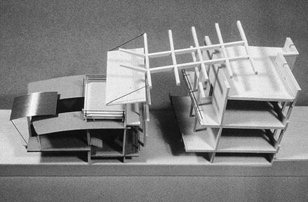 Tipos de Maquetes: Maquetes de Seção 33 Maquetes de Seção Maquetes de Seção são feitas para o estudo de relacionamentos entre espaços verticais.