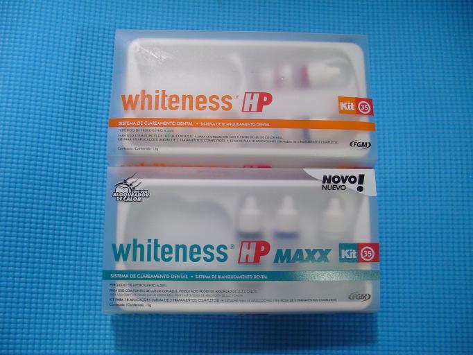 48 FIGURA 15. WHITENESS HP E WHITENESS HP MAXX O produto Whiteness Hp, à base de peróxido de hidrogênio, possui um corante roxo (FIG.