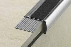 Perfis para degraus Schlüter -TREP-GK / -GLK Schlüter -TREP-GK é um perfil para escadas em aço inoxidável escovado com uma superfície de contacto antiderrapante colada.