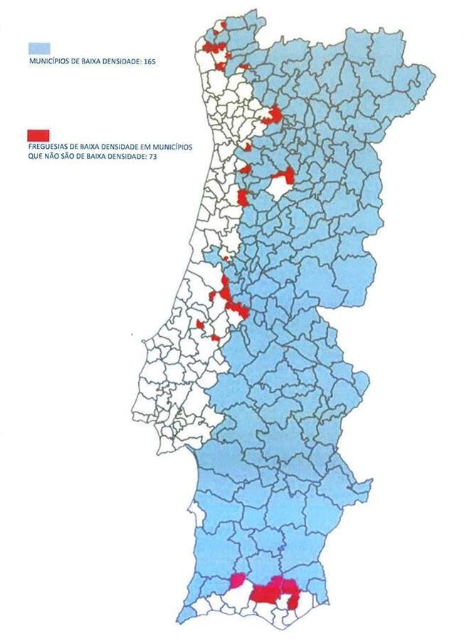 Linha de Apoio à Qualificação da Oferta Prémio de Desempenho Nos projetos de investimento a implementar no interior do país, de acordo com a delimitação geográfica que resulta da Resolução do