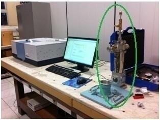 37 FIGURA 9: Espectrômetro utilizado nos experimentos de espectroscopia infravermelho médio. Os espectros foram registrados utilizando o programa OPUS.