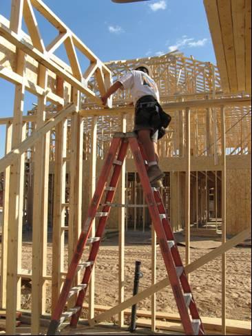 nivelados no calção Base macia Monte os espetos e a escada no chão Extension Ladders Extenção