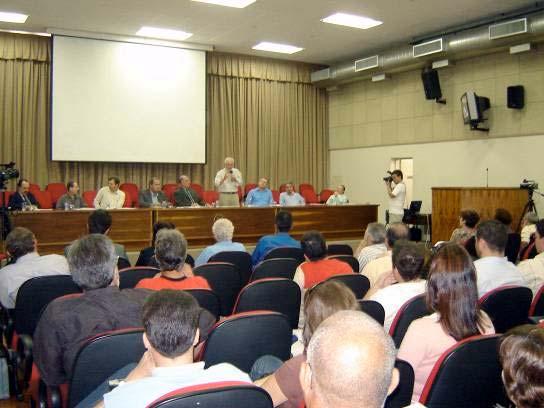 Assinatura do contrato entre a Agência de Água PCJ e a Caixa Econômica Federal Na data de 9/05/06 ocorreu junto à Câmara Municipal de Piracicaba, a 29.