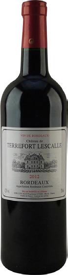 Chateau Terrefort-Lescalle 750ml 80% Merlot / 10% Cabernet Sauvignon / 10% Petit Verdot Vinho Tinto Seco 12% 18 C Visual: Rubi com reflexos escuros.