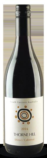 Terroir: South Eastern Australia Thorne Hill Chardonnay / Semillon 750ml 87% Chardonnay / 9% Semillon / 3% Viognier / 1% Pinot Grigio Vinho Branco Seco 13% 10 C Visual: Amarelo palha.