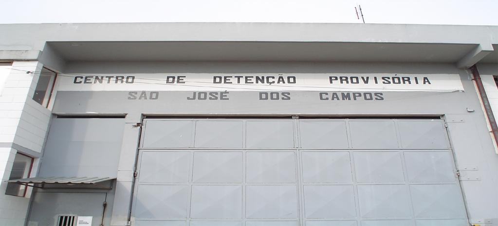 4 Entrada do Centro de Detenção Provisória Após 24 horas da prisão de Ronni de Oliveira (o Roninho), um dos foragidos mais procurados pela Polícia Militar do Estado de São Paulo, em agosto de 1999, a
