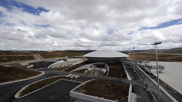 Daocheng Airport (4.