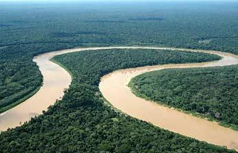 (FUVEST) Cerca de 12 % da descarga de água doce nos mares provêm dos rios brasileiros.