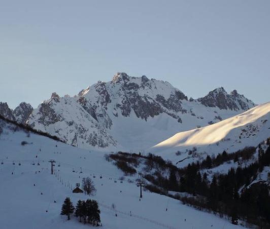 Ski-in / Ski-out Village Não há idade mínima Sumário Desporto &