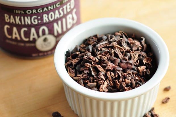 CACAO NIBS Chocolates com teor de cacau acima de 75% e os grãos de cacau ajudam a manter a saciedade, facilitam a circulação