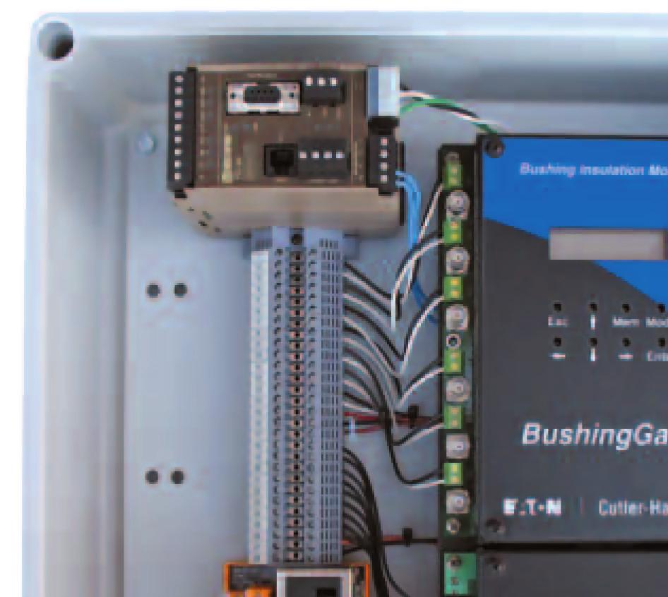 O que está incluso no Pacote Três ou seis sensores universais para bucha, montados nos terminais das derivações capacitivas das buchas, que obtém para o monitor os sinais, à freqüência industrial, da