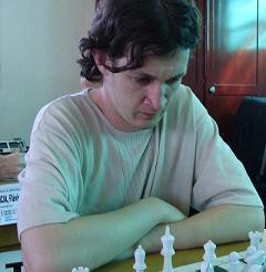g3 g7 ½-½ (22) Visoto,Elvis Thiago (1800) Menna Barreto,Felipe Kubiaki (2035) [D31] nho RS (2.7), 18.10.2008 1.d4 d5 2.c4 e6 3. c3 e7 4.e4 dxe4 5. xe4 d7 6. d3 gf6 7. f3 0-0 8.0-0 b6 9. c2 b7 10.