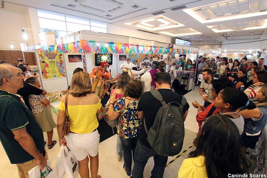 CONTINUAÇÃO Fotos: Canindé Soares. Durante dois dias, mais de 5.400 pessoas circularam pelo pavilhão Dr.