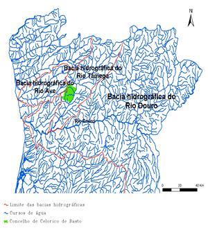1.5. Hidrografia O concelho de Celorico de Basto está inserido, quase na totalidade (95%), na Bacia Hidrográfica do Rio Tâmega afluente da margem direita do rio Douro (Figura Nº 1.
