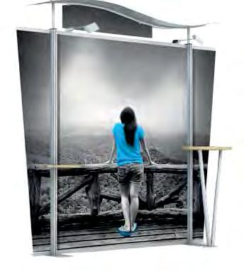 Exhibi on Items Limoges 2 Stable Exhibition System. Fast and easy assembly. Printing is not included. Aluminium frame 2000x2200mm. Table en V : 1. Header Board. Shelves: 1. Spotlights (2 units).