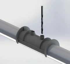 Posicionar o adaptador de tubo EU (DN50 mm) invertido na posição desejada da canalização( ).