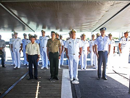 CERIMÔNIA EM NATAL Em Natal - RN, sede do Comando do 3º Distrito Naval, o Vice-Almirante
