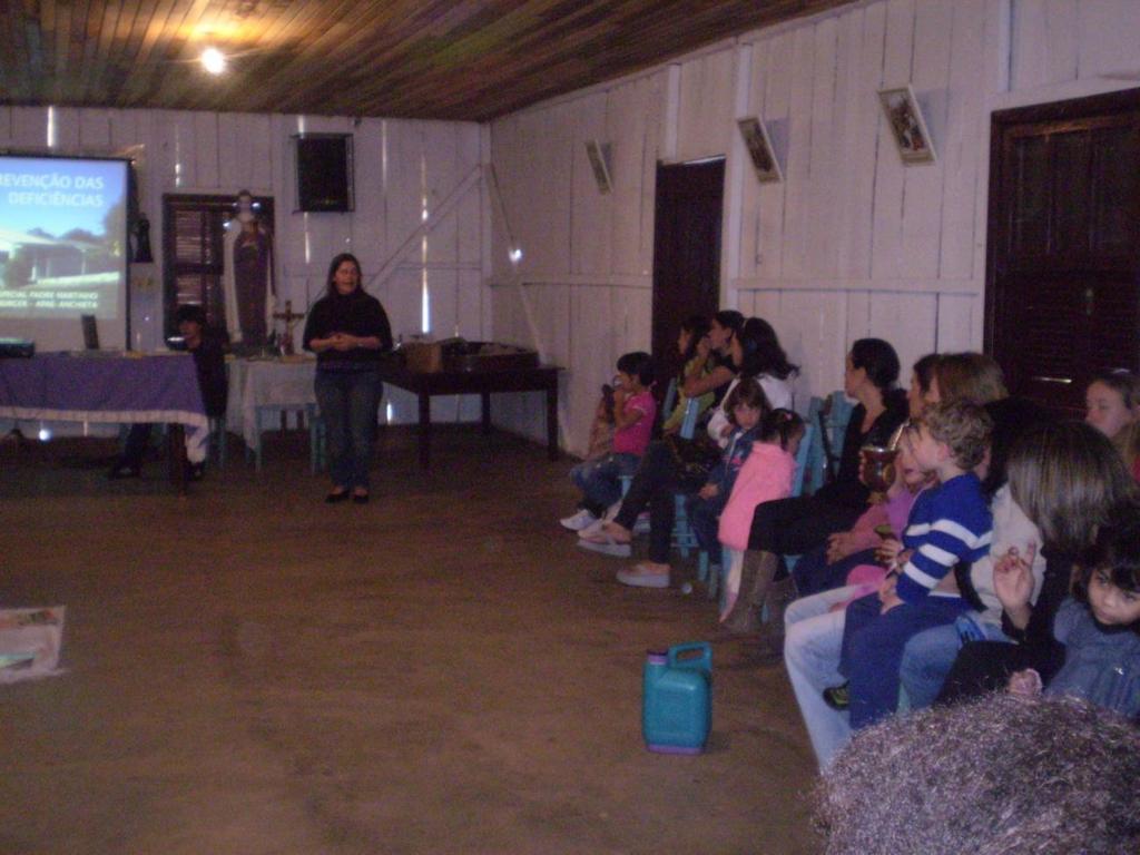 gravidez. Organizamos todo o material em forma de slides para facilitar nas apresentações. A primeira ação foi realizada com a Pastoral da Criança aqui de Anchieta.