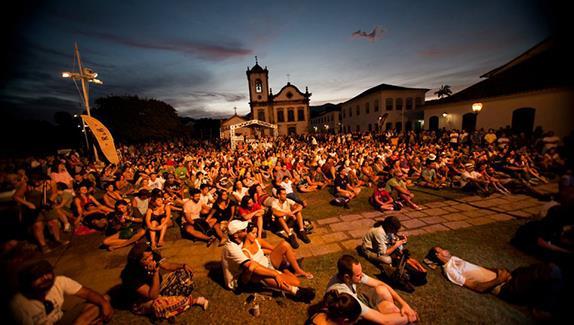 dança, oficinas de arte e será realizada uma intervenção urbana que permanecerá na cidade