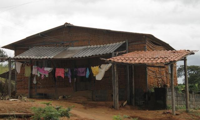 A nova reserva dos índios se caracteriza em espaços híbridos, onde o cotidiano da sociedade capitalista já se disseminou de diversas maneiras.