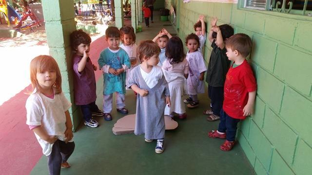 cada vez mais, tornando o Maternal A uma turma muito amiga, unida, solidária e com características muito especiais.