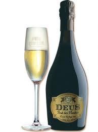 Teor Alcoólico 5,4% A Primeira Cerveja produzida pelo método champenoise Origem: Bélgica (309) Deus Strong Ale (Bière de Champagne) (750ml) R$ 485,00 A cerveja DeuS é uma cerveja importada da Bélgica.