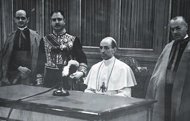 Na Máriinu prosbu zasvätil 31. októbra 1942 Pius XII.