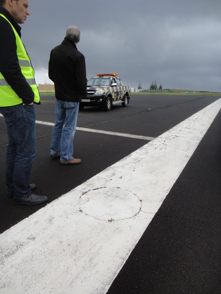 pavimentação na berma da pista -