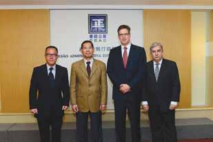 º à direita) 28 Presidente da Direcção da China Anti-Corruption Research