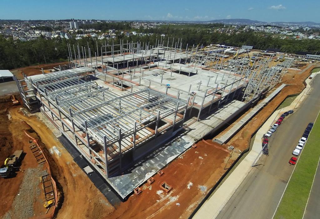 10.3 Novos Shopping Centers ParkShoppingCanoas: obras em andamento O ParkShoppingCanoas está progredindo de acordo com o prazo e orçamento estipulados, e segue planejado para inaugurar em 2017.