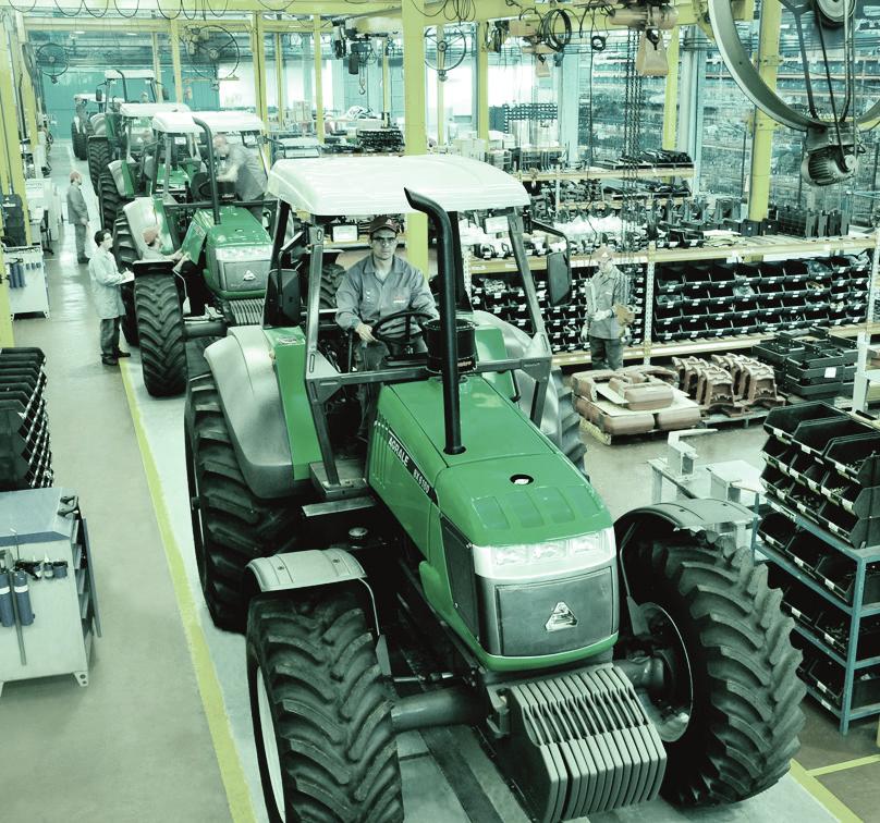农业机械和工具 MÁQUINAS E IMPLEMENTOS AGRÍCOLAS 巴西的农机及工具市场份额在 2013 年达到 120 亿美元 南大河州在这一市场具有举足轻重的地位, 占巴西国内生产总量的 45.