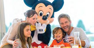 de Cendrillon (Parque Disneyland) e jantar com Personagens Disney no Café Mickey. Refeições rápidas Poupe tempo e coma algo rápido.