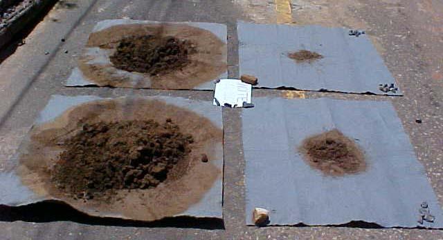 Figura 3.5. Manta de bidim que possibilitou a retenção e coleta das partículas de solo transportadas por escoamento superficial. Universidade Federal de Viçosa (UFV).