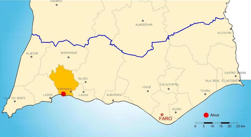 2. ENQUADRAMENTO E CARACTERIZAÇÃO 2.1 LOCALIZAÇÃO NA REGIÃO DO ALGARVE E NO CONCELHO DE PORTIMÃO A Vila de Alvor, sede de freguesia, localiza-se no concelho de Portimão na região do Algarve.