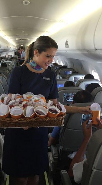 MELHOR ATENDIMENTO AO CLIENTE AçÕES A BORDO Aproveite um dos melhores seviços de bordo do mundo, com snacks e bebidas à