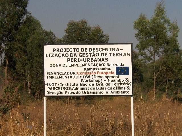 Relatório Final Projecto: Descentralização da Gestão de Terras Peri- Urbanas (cidade de Huambo) 1 de Janeiro 2007 a 30 de Maio 2008 Apresentado a Comissão Européia Pela Development Workshop - Angola