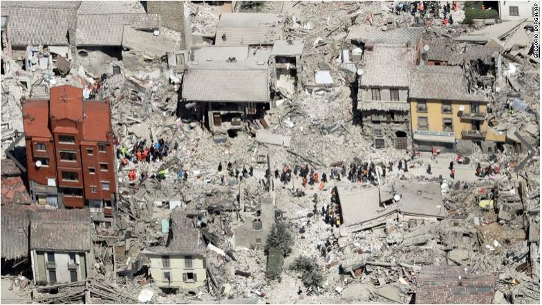 Amatrice depois do sismo de 24 de Agosto de 2016 Mortos 300 Norcia