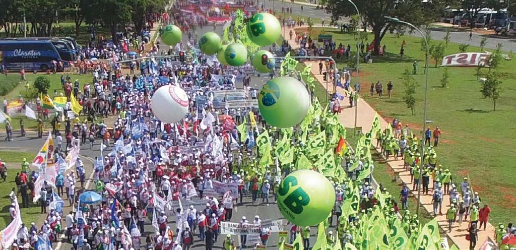 Participação da Central dos Sindicatos Brasileiros na Marcha das Centrais, em maio de 2017 ENTENDA COMO A CLT É ATACADA COM A LEI 13.