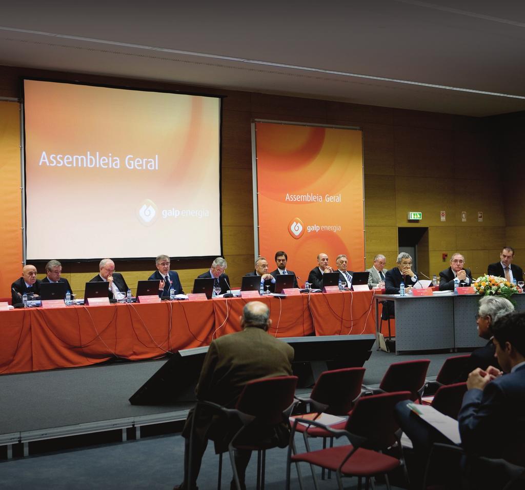 A SSEMBLEIA GER AL 02 Mudança de controlo da Sociedade Não existem actualmente na Galp Energia medidas defensivas que tenham por efeito provocar automaticamente uma erosão grave no património da A