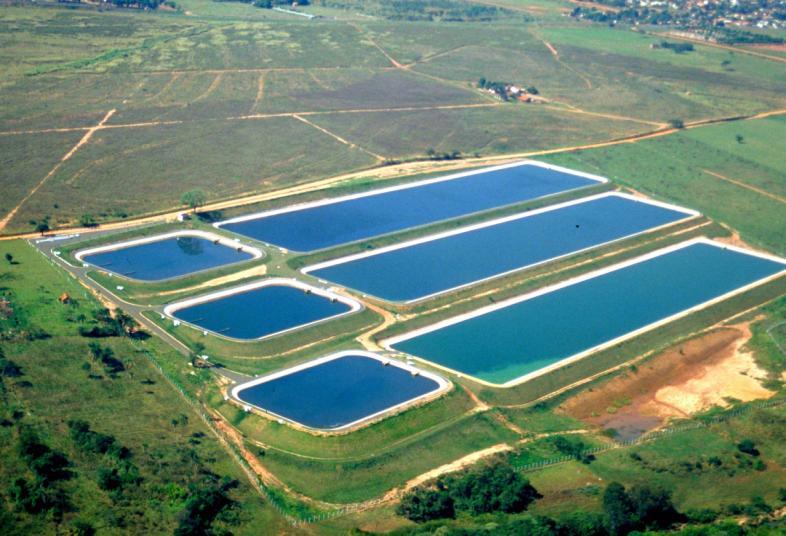 51 Área urbana ESTAÇÃO PILOTO Ribeirão Campestre Entrada de Esgoto Bruto Lagoa Anaeróbia Lagoa Facultativa Figura 4.