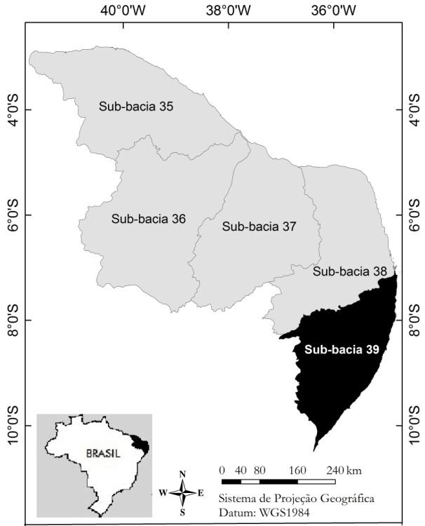 CAPÍTULO III MATERIAL E MÉTODOS 2015 bacia 39 intercepta partes de três estados nordestinos, como: Paraíba, Pernambuco e Alagoas, conforme mostrado na Figura 3.3. Tabela 3.